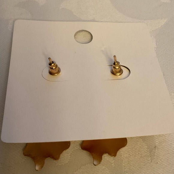 Dogwood Flower Statement Earrings Lightweight - Picture 5 of 8